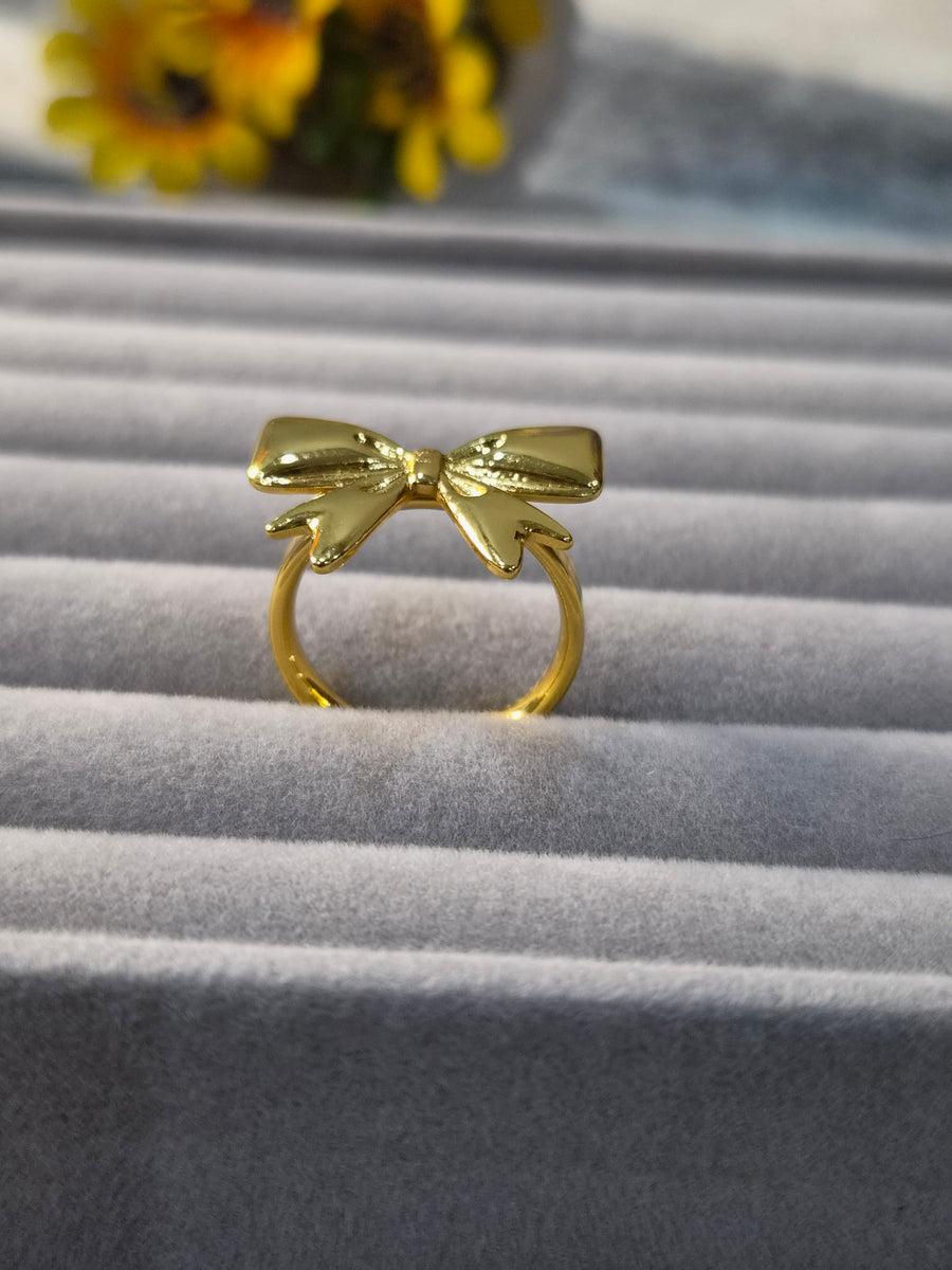 Gold Bow Ring