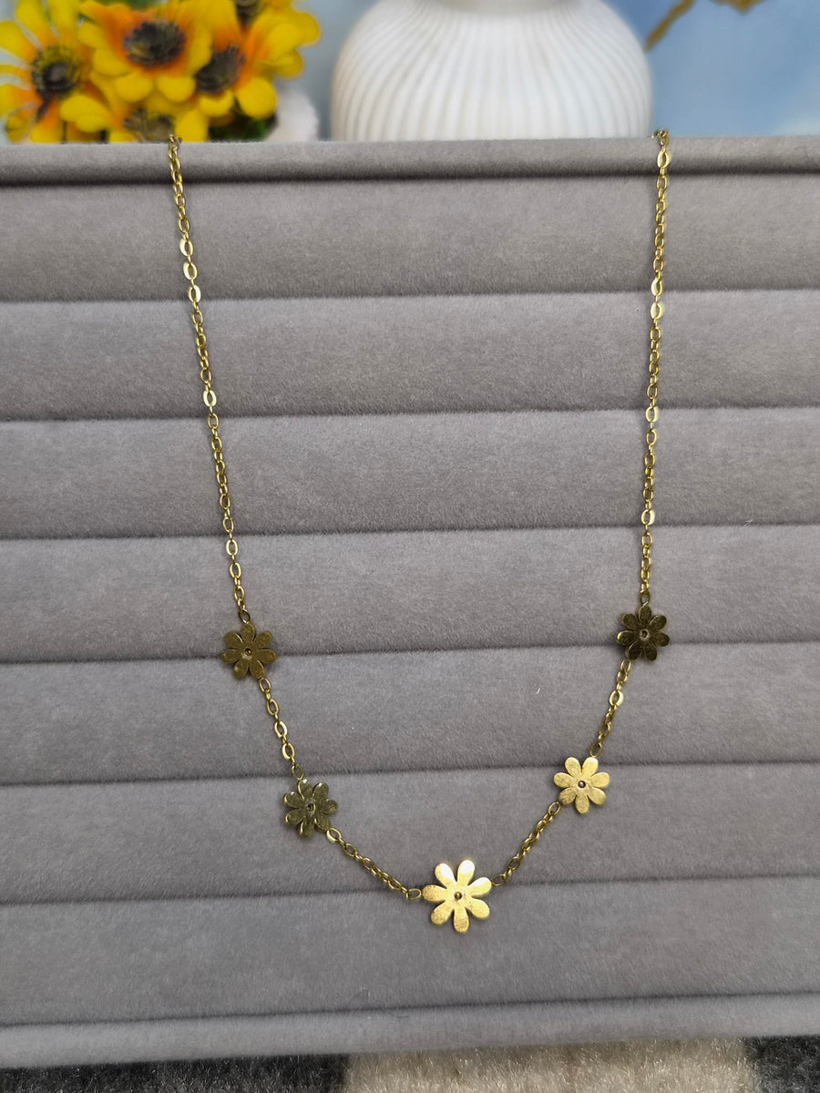 Golden Daisy Necklace