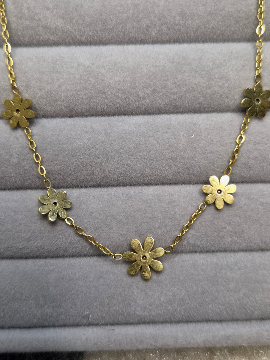 Golden Daisy Necklace