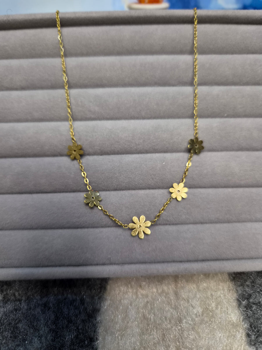 Golden Daisy Necklace