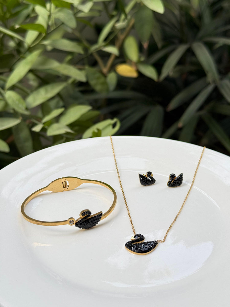 Black Swan Jewelry Set