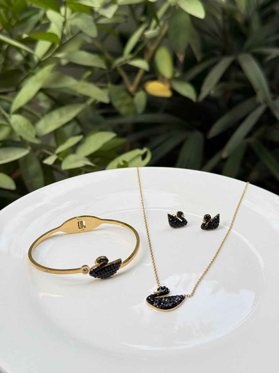 Black Swan Jewelry Set