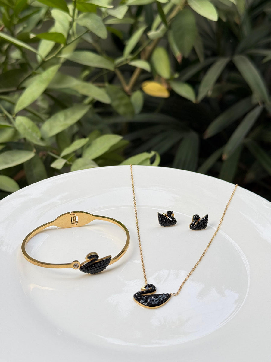 Black Swan Jewelry Set