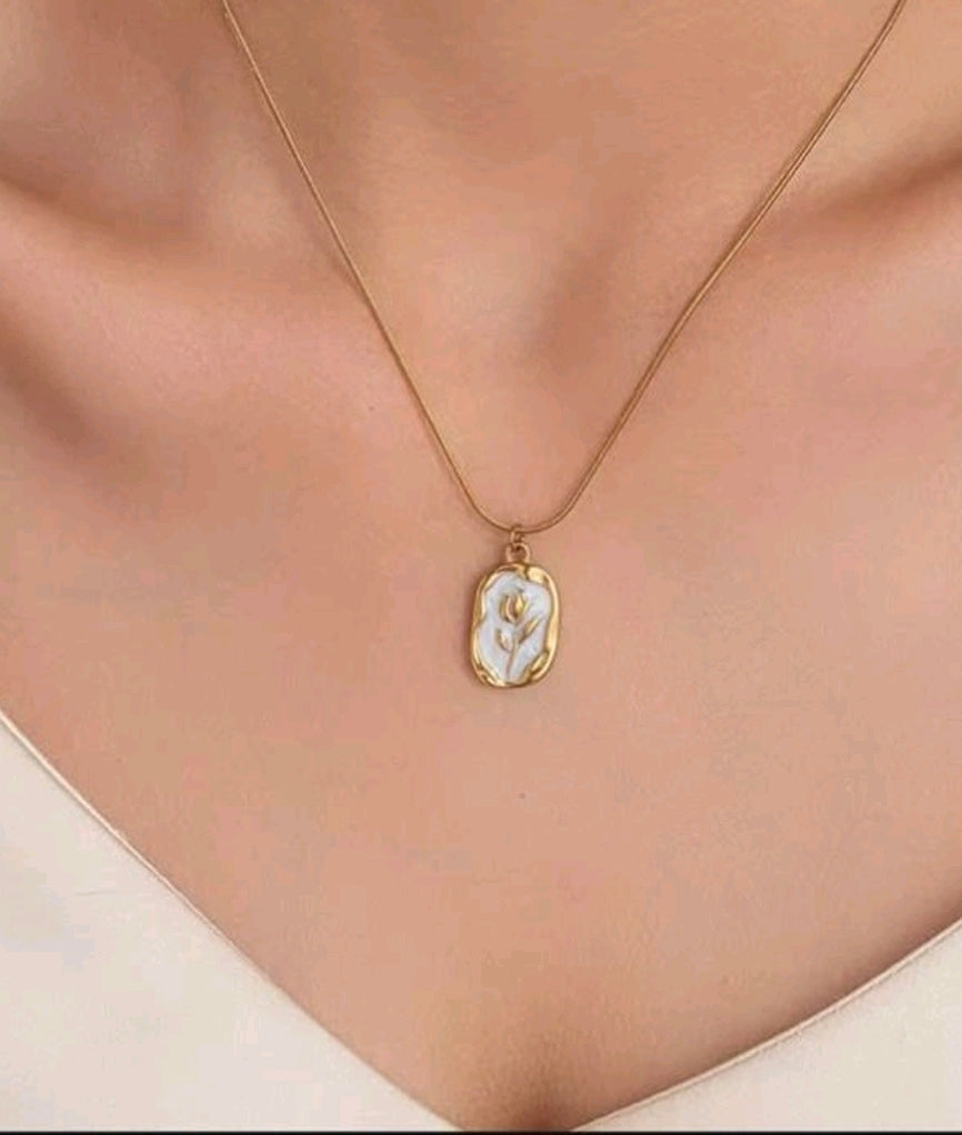 Tulip Pendant Necklace