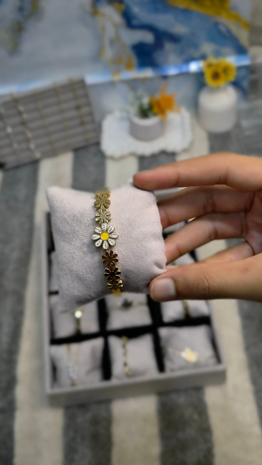 Daisy Handcuff