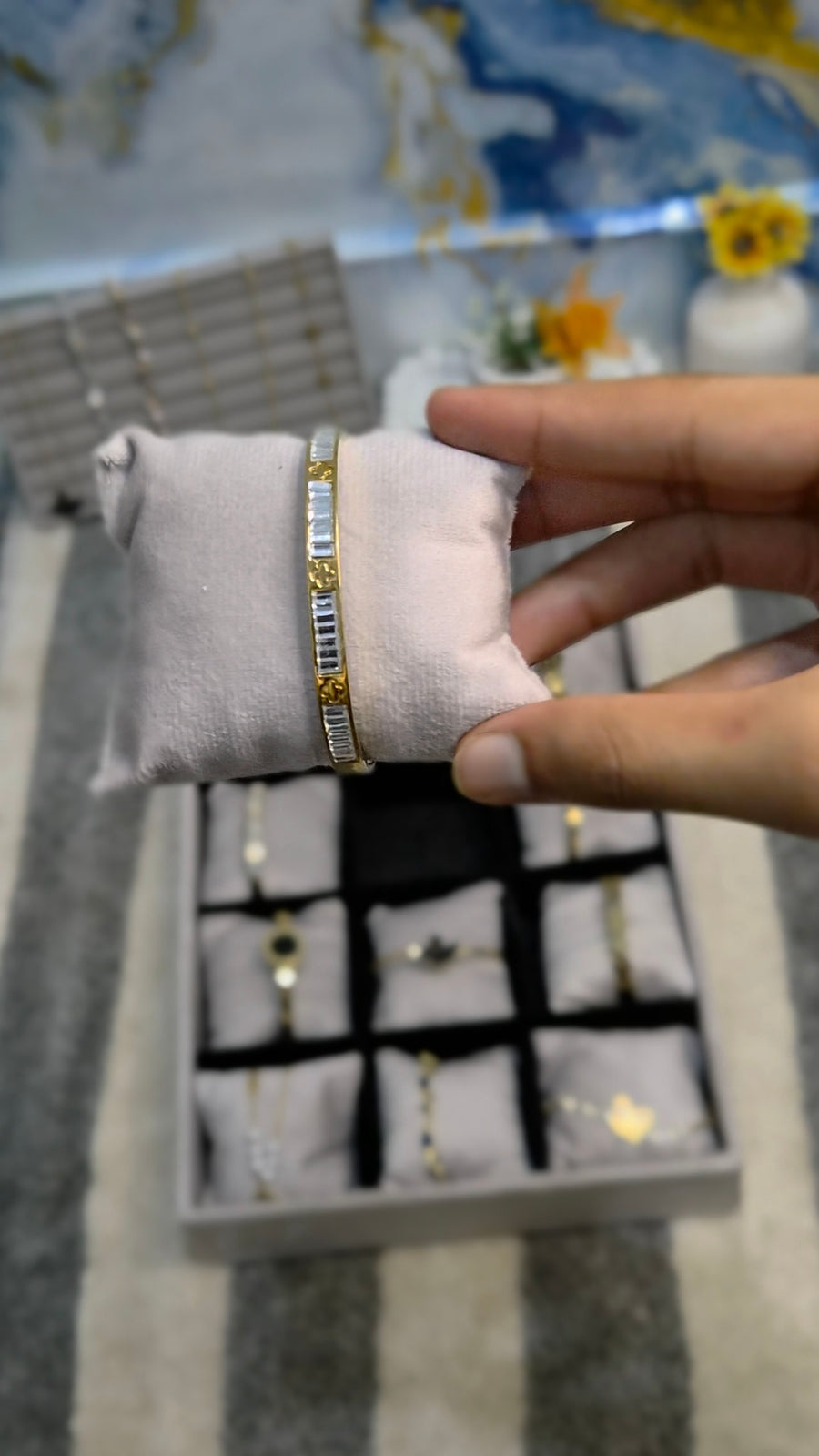Crystal Clover handcuff