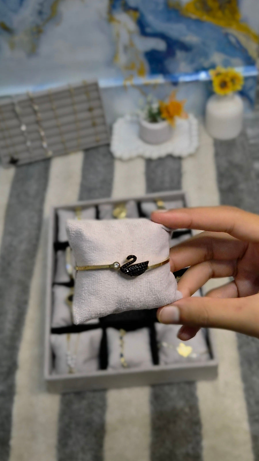 Black Swan handcuff