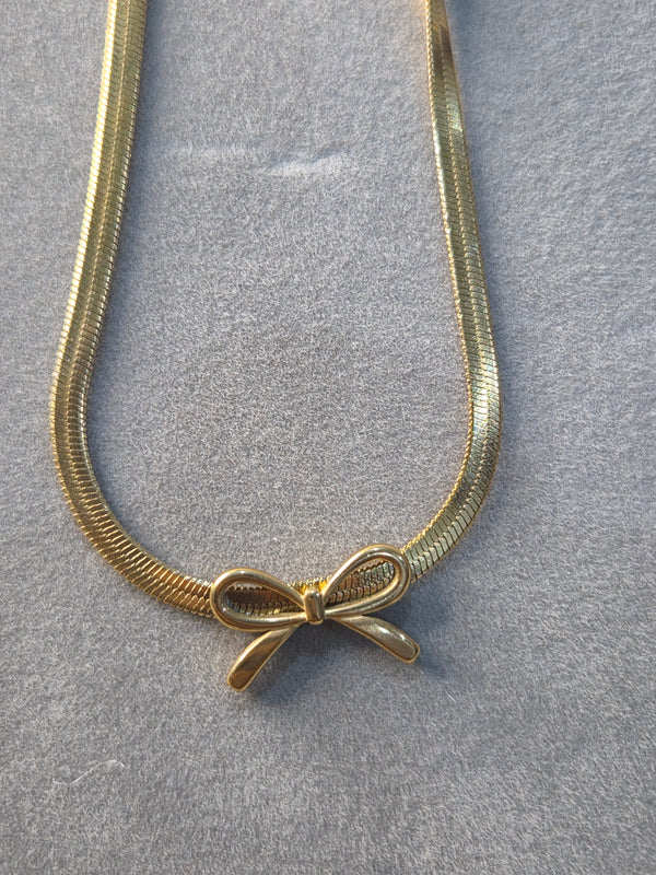 Golden Bow Necklace
