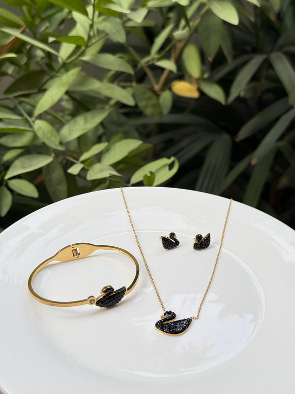 Black Swan Jewelry Set